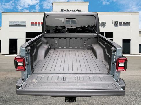 Certified 2025 Jeep Gladiator Sport AWD/4WD image 29