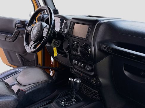 Used 2014 Jeep Wrangler Altitude image 5