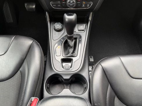 Used 2019 Jeep Cherokee Latitude Plus image 17