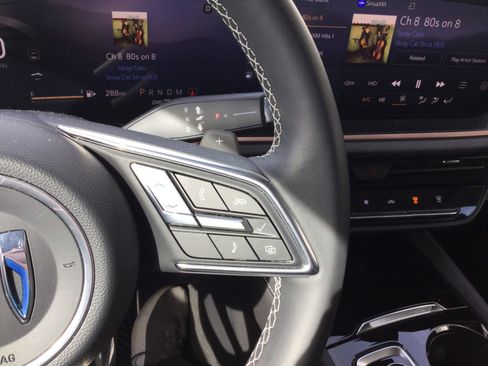 Used 2025 Buick Envision Sport Touring image 13