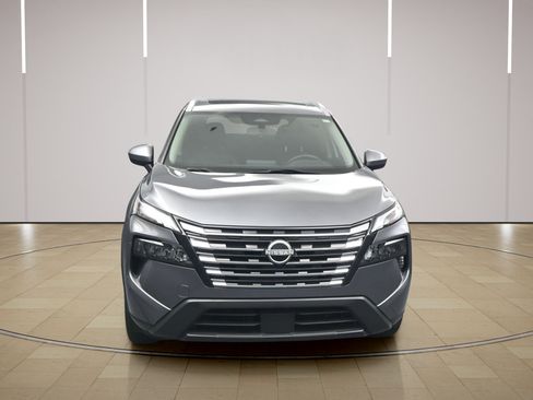 Certified 2024 Nissan Rogue SV w/ SV Premium Package FWD image 2