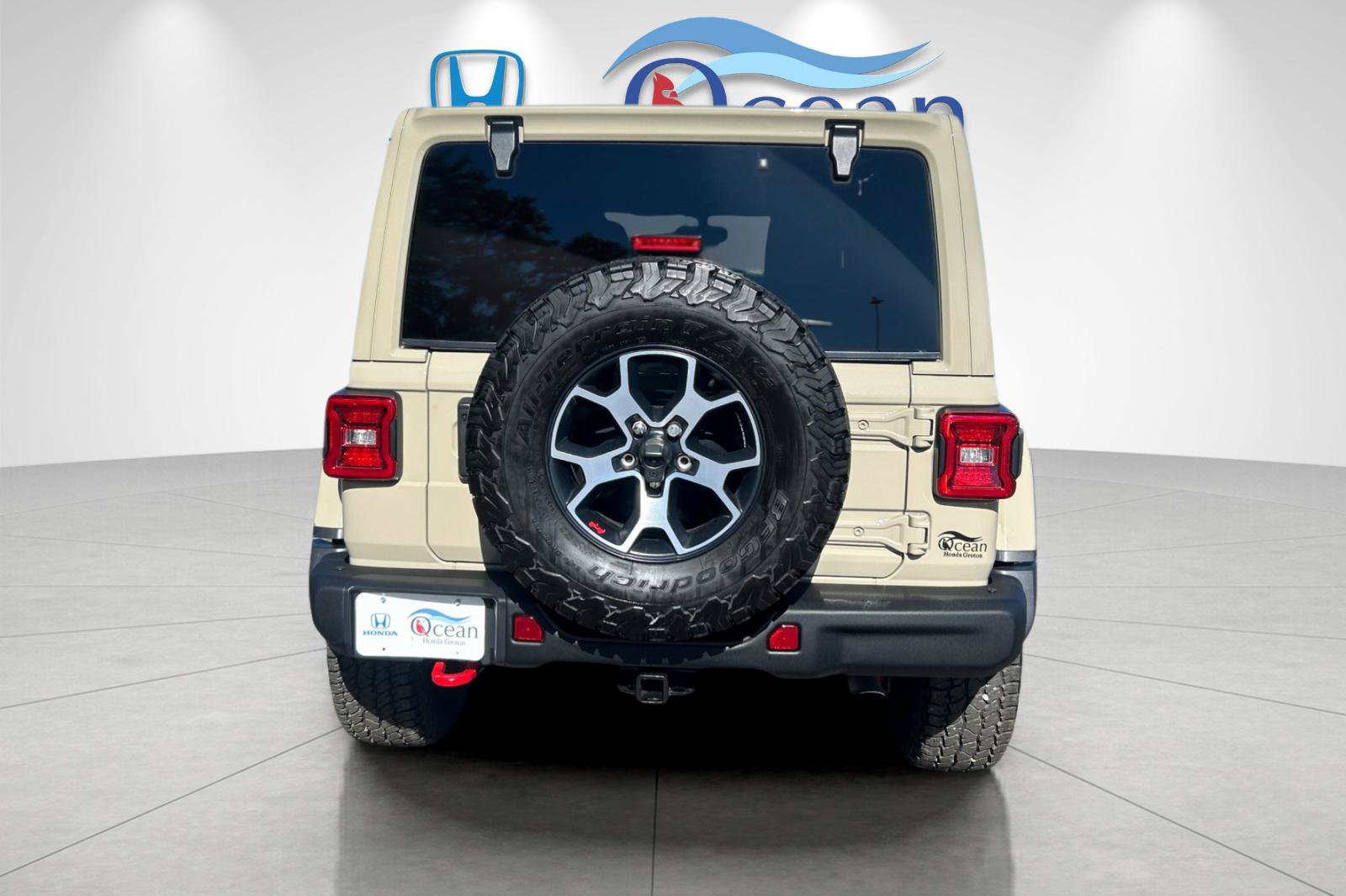 Used 2022 Jeep Wrangler Unlimited Rubicon w/ Steel Bumper Group AWD/4WD image 4