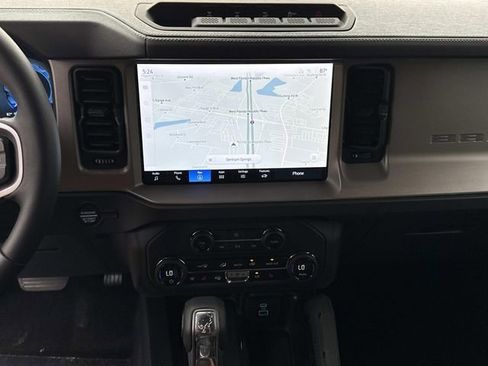 New 2025 Ford Bronco Outer Banks w/ Sasquatch Package image 27
