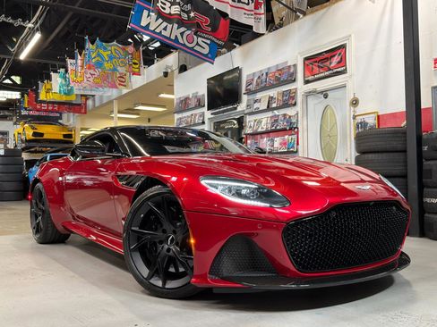 Used 2019 Aston Martin DBS Superleggera image 1