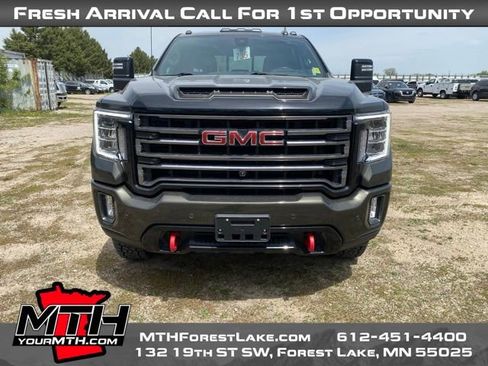 Used 2022 GMC Sierra 2500 AT4 w/ AT4 Premium Plus Package AWD/4WD image 3
