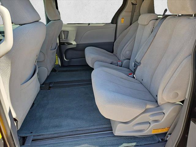 Used 2014 Toyota Sienna LE FWD image 17