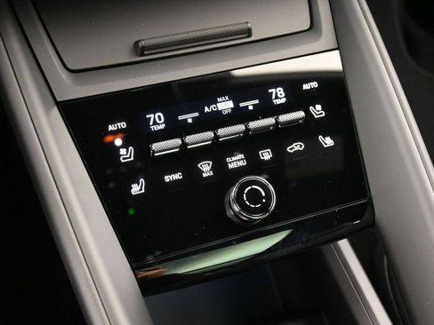 Certified 2025 Porsche Macan Electric RWD image 21