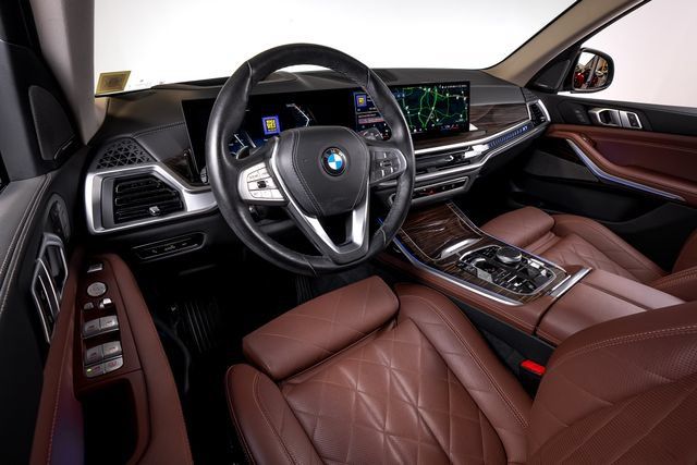 Used 2024 BMW X7 xDrive40i w/ Premium Package AWD/4WD image 29
