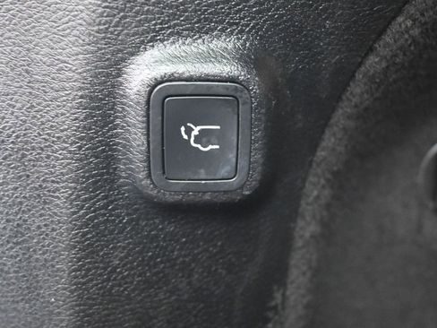 Used 2019 Jeep Cherokee Limited w/ Luxury Group AWD/4WD image 24