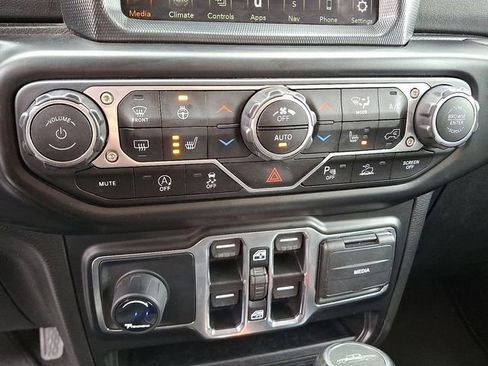 Used 2022 Jeep Gladiator Overland w/ Popular Equipment Package image 18