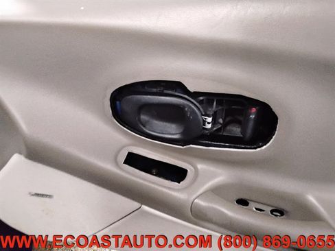 Used 2004 Chevrolet Corvette Convertible w/ Preferred Equipment Group RWD image 17