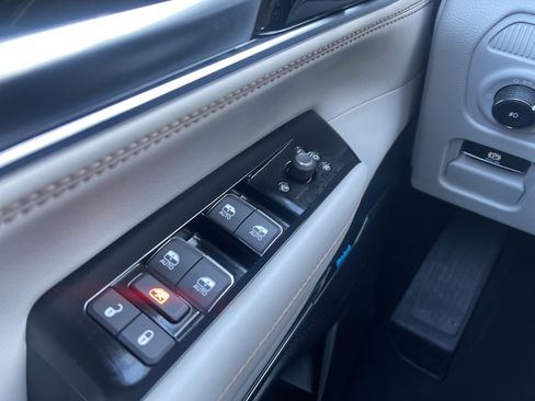 Used 2024 Jeep Grand Wagoneer Series I w/ Flexible Seating Group image 23