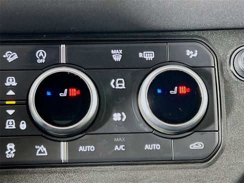 Used 2023 Land Rover Defender 110 X-Dynamic SE image 21