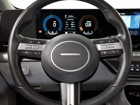 Used 2025 Hyundai Kona SEL FWD image 13