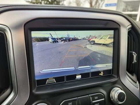 Used 2020 GMC Sierra 1500 SLE w/ SLE Value Package image 33