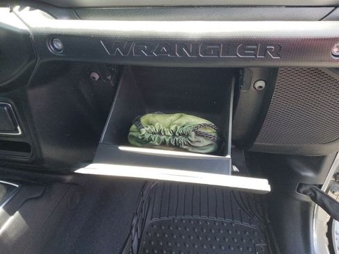 Used 2022 Jeep Wrangler Unlimited Sport AWD/4WD image 24