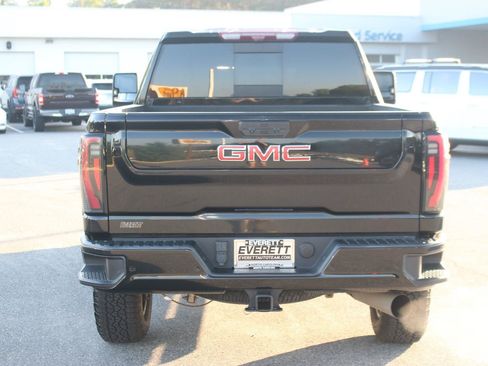 Used 2024 GMC Sierra 2500 AT4 w/ AT4 Premium Plus Package AWD/4WD image 6