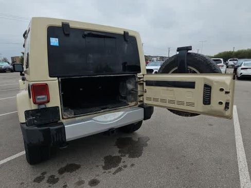 Used 2011 Jeep Wrangler Unlimited Sahara w/ Connectivity Group image 20