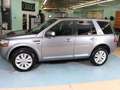 Used 2013 Land Rover LR2 HSE image 5