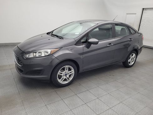 Used 2019 Ford Fiesta SE FWD image 2