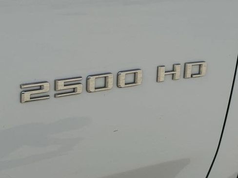 Used 2022 Chevrolet Silverado 2500 LT w/ Convenience Package AWD/4WD image 10