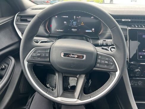 New 2025 Jeep Grand Cherokee L Laredo image 15