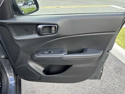 Used 2024 Hyundai Venue Limited image 43