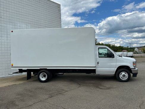 New 2027 Ford E-450 and Econoline 450 Super Duty w/ Power Equipment Group RWD image 4