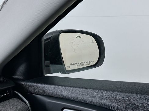 Used 2022 Jeep Compass Latitude w/ Convenience Group image 28