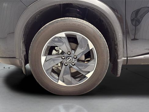 Used 2024 Nissan Rogue SV w/ SV Premium Package FWD image 29
