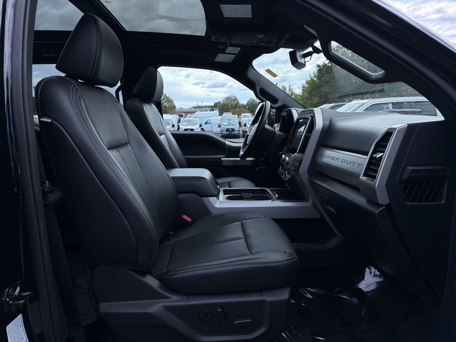 Used 2022 Ford F350 Lariat w/ Lariat Ultimate Package AWD/4WD image 24
