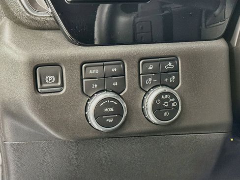 Used 2025 GMC Sierra 1500 Elevation w/ Elevation Premium Package AWD/4WD image 10