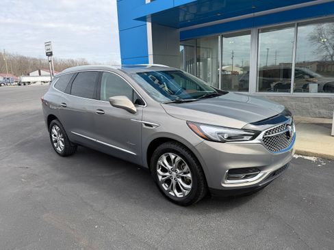 Used 2018 Buick Enclave Avenir w/ Avenir Technology Package image 3