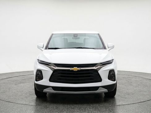 Used 2025 Chevrolet Blazer LT FWD image 2
