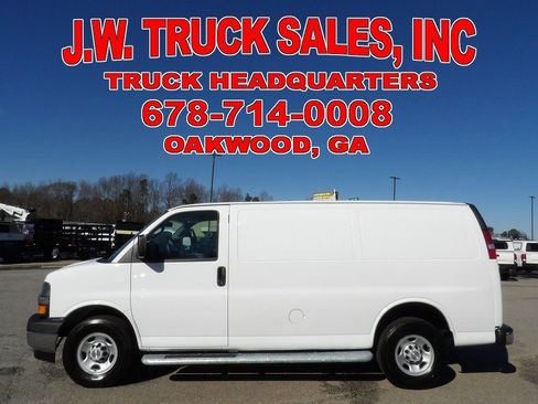 Used 2024 Chevrolet Express 2500 w/ Driver Convenience Package image 2