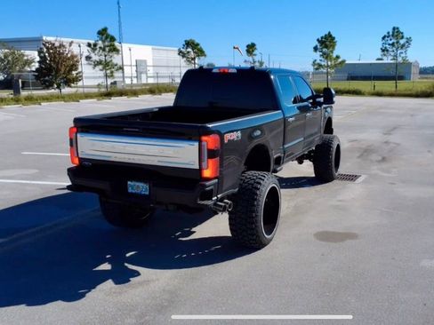 Used 2024 Ford F250 Platinum w/ FX4 Off-Road Package AWD/4WD image 28