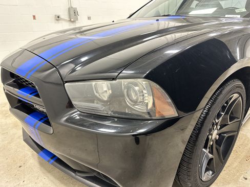 Used 2011 Dodge Charger R/T RWD image 6