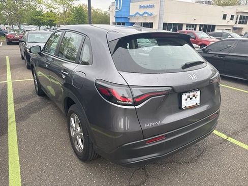 Used 2024 Honda HR-V LX image 3