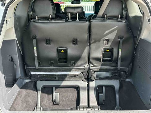 Used 2023 Toyota Sienna LE FWD image 21