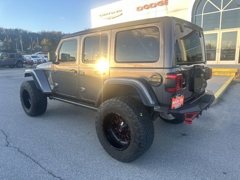 Used 2021 Jeep Wrangler Unlimited Rubicon w/ Xtreme Recon 35" Tire Package image 10