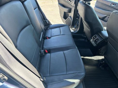 Used 2017 Subaru Outback 2.5i Limited AWD/4WD image 10