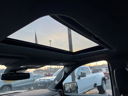 New 2026 GMC Sierra 1500 SLT w/ SLT Premium Plus Package image 4