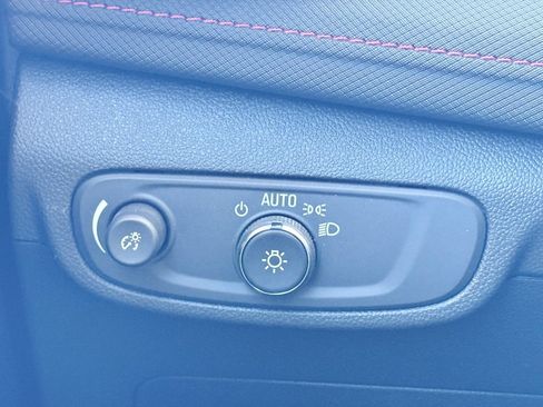 Used 2024 Chevrolet TrailBlazer RS w/ Convenience Package image 12