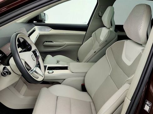 Used 2025 Volvo EX90 Ultra AWD/4WD image 13