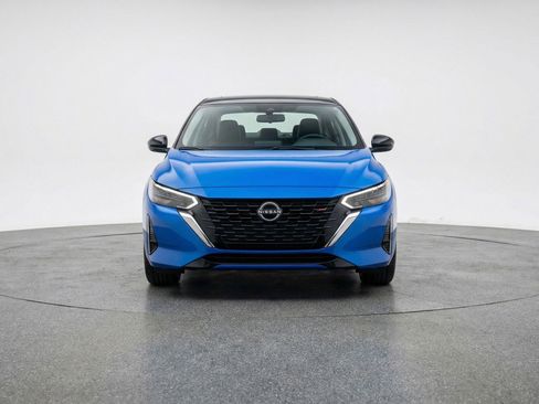 Used 2025 Nissan Sentra SV FWD image 2