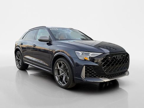 Used 2025 Audi RS Q8 performance w/ Executive Package image 7