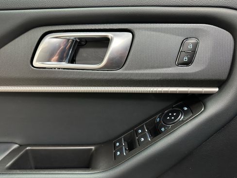 Certified 2025 Ford Explorer ST-Line image 12