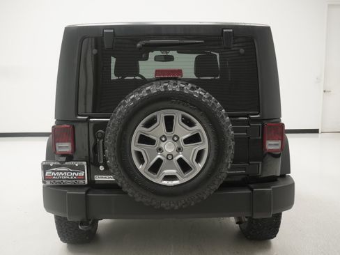 Used 2017 Jeep Wrangler Rubicon w/ Power Convenience Group AWD/4WD image 5