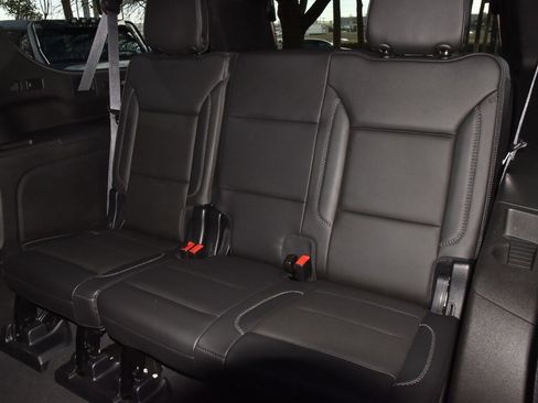 Used 2023 GMC Yukon XL Denali w/ Denali Reserve Package image 15