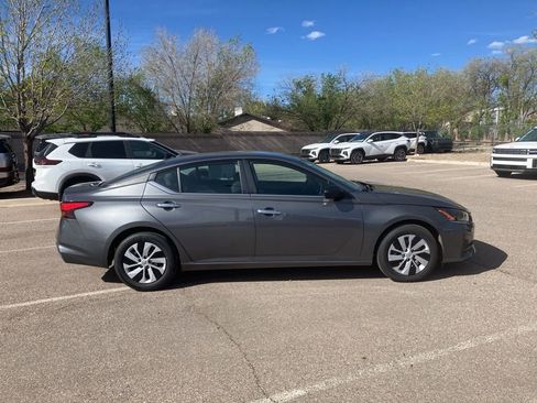 Used 2025 Nissan Altima 2.5 S FWD image 4